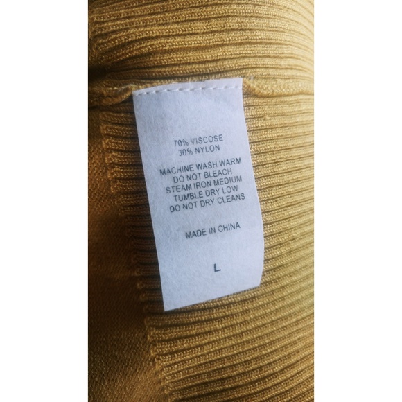 🆕Mustard Knit Turtleneck Sweater - Picture 3 of 7